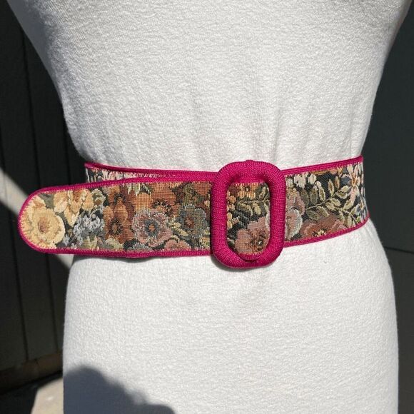 Vintage 80s/90s Floral Tapestry Belt with Pink Trim and Covered Buckle - Picture 2 of 8
